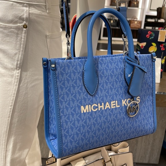 Michael Kors Mirella Small Shopper Top Zip Signature Logo Crossbody XBODY MK
NWT - Picture 15 of 16